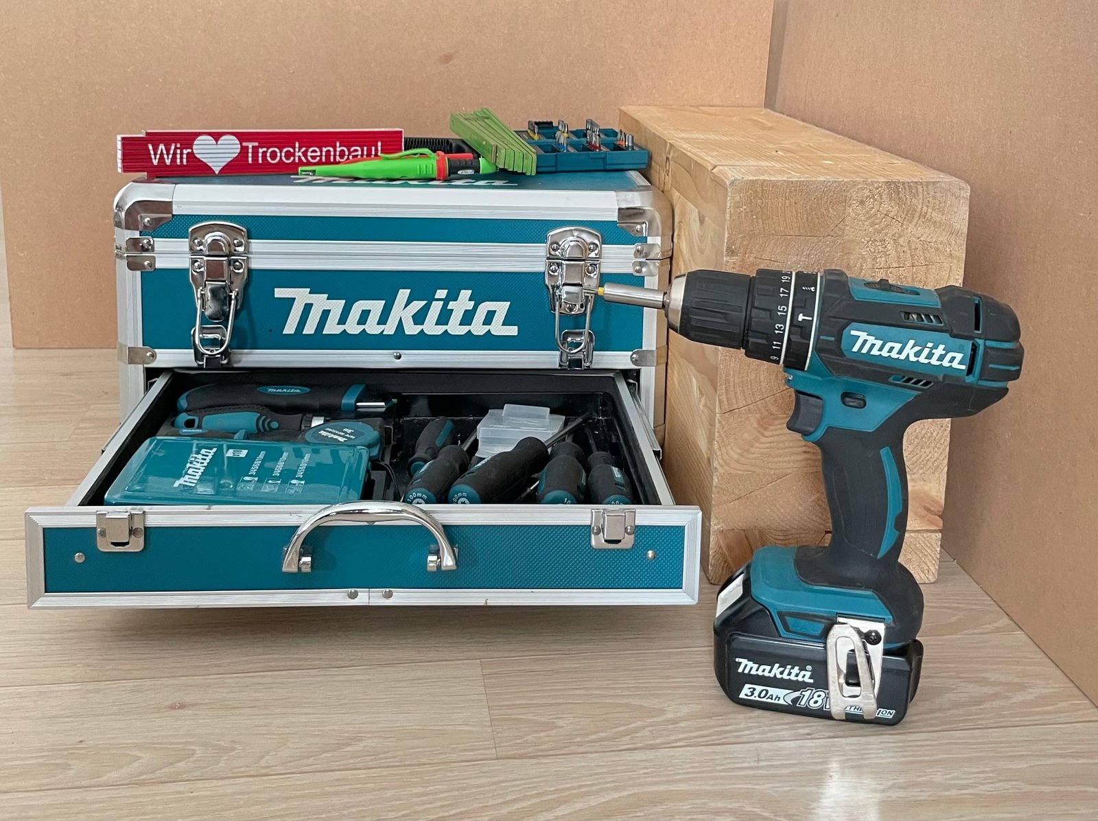 Makita Schlagbohrschrauber DHP482